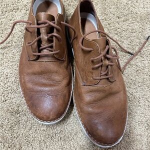 Clark’s men’s size 12 gently worn brown leather